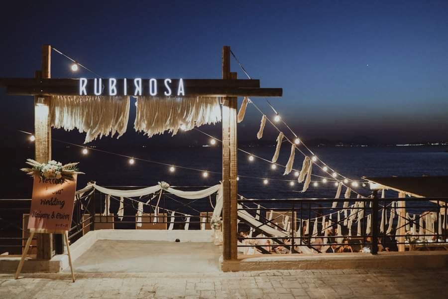 Η είσοδος του Rubirosa Events το βράδυ